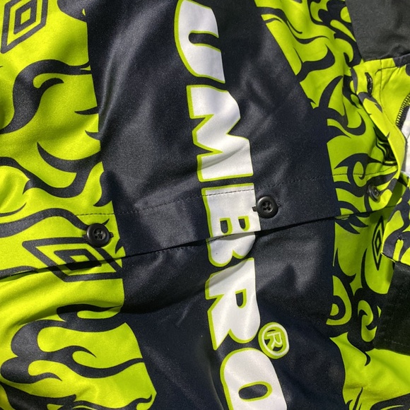 NWOT Urban Outfitters Exclusive Umbro size large button down polyester - Picture 5 of 7